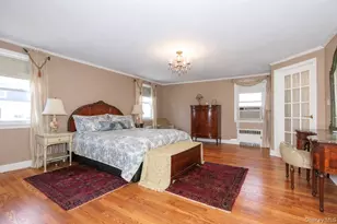 8 Plymouth Rd, Great Neck, NY 11023 - Photo 14