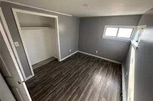 1371 Rosser Ave, Elmont, NY 11003 - Photo 18