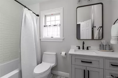 5 Emmet Place, Hicksville, NY 11801 - Photo 12