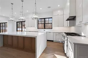 22 Wenwood Dr, Brookville, NY 11545 - Photo 16