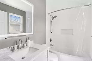 24 Woodridge Rd, Hampton Bays, NY 11946 - Photo 10