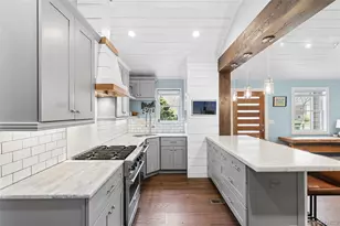 24 Woodridge Rd, Hampton Bays, NY 11946 - Photo 6
