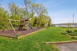 66 Chestnut Ave, Setauket, NY 11733 - Photo 24