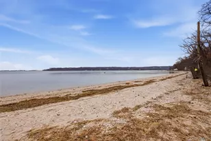 66 Chestnut Ave, Setauket, NY 11733 - Photo 20