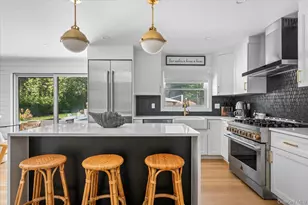 805 Kayleighs Ct, East Marion, NY 11939 - Photo 10