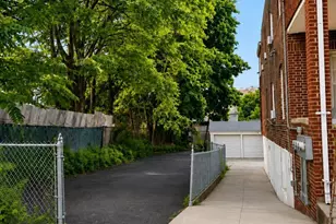 854 E 229th St, Bronx, NY 10466 - Photo 4