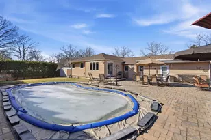 15 Leeward Ln, Commack, NY 11725 - Photo 22