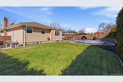 15 Leeward Lane, Commack, NY 11725 - Photo 24