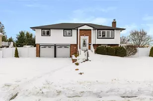 89 Harvest Ln, Commack, NY 11725 - Photo 2