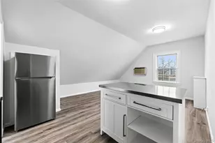 3 Harbor Ln, New Rochelle, NY 10805 - Photo 2