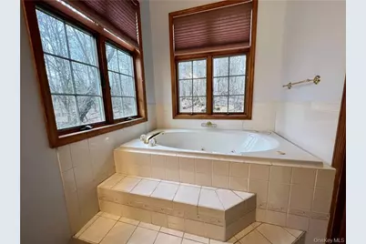 10 Carrington Court, Poughkeepsie, NY 12603 - Photo 18