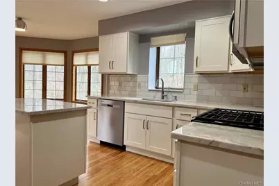 10 Carrington Court, Poughkeepsie, NY 12603 - Photo 4