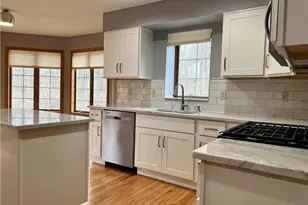 10 Carrington Ct, Poughkeepsie, NY 12603 - Photo 4