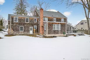 4 Colonial Ct, Bay Shore, NY 11706 - Photo 30