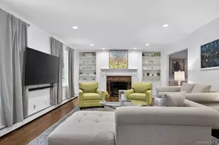 4 Colonial Ct, Bay Shore, NY 11706 - Photo 4