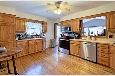 22 Carmen Drive, Poughkeepsie, NY 12603 - Photo 10