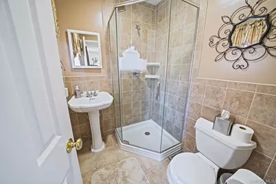 7 Hemlock Road, Mount Sinai, NY 11766 - Photo 28