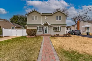 150 Park Ln, Massapequa, NY 11758 - Photo 2