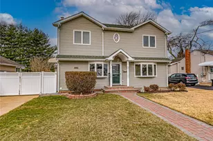 150 Park Ln, Massapequa, NY 11758 - Photo 6