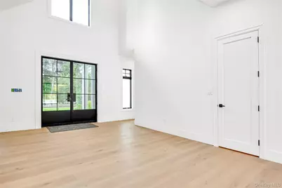 523 Long Beach Road, Nissequogue, NY 11780 - Photo 16