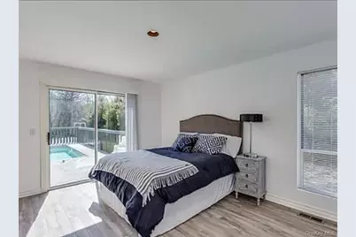 32 Lewis Road, East Quogue, NY 11942 - Photo 10