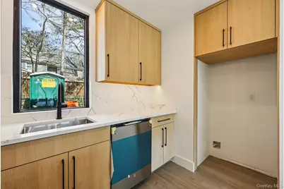 325 Manville Road #202, Pleasantville, NY 10570 - Photo 6