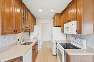 908 Drew Ln, Saint James, NY 11780 - Photo 14