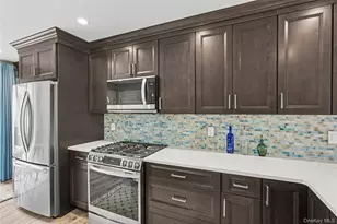 805 Bluffs Dr N, Calverton, NY 11933 - Photo 8