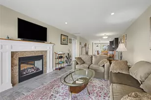 805 Bluffs Dr N, Calverton, NY 11933 - Photo 14