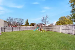 15 Lisa Dr, Deer Park, NY 11729 - Photo 20