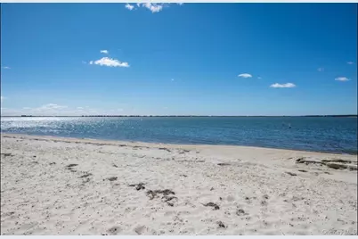 19 Marlin Road, East Quogue, NY 11942 - Photo 2