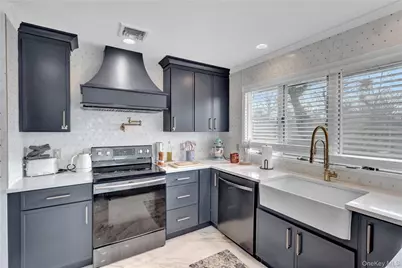 3 Livingston Street, Saint James, NY 11780 - Photo 2