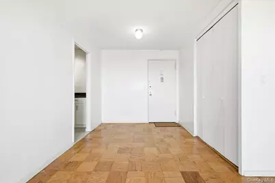 70-25 Yellowstone Boulevard #10Q, Forest Hills, NY 11375 - Photo 6