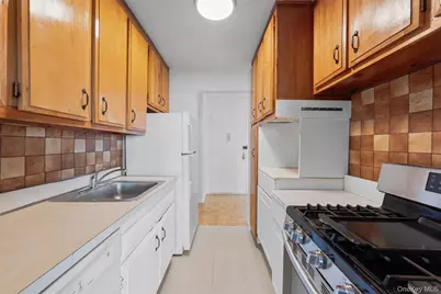 1841 Central Park Avenue #18P, Yonkers, NY 10710 - Photo 16