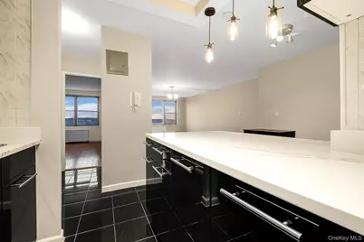 70-25 Yellowstone Boulevard #14O, Forest Hills, NY 11375 - Photo 10