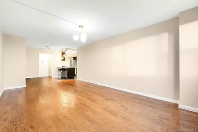 70-25 Yellowstone Boulevard #14O, Forest Hills, NY 11375 - Photo 6