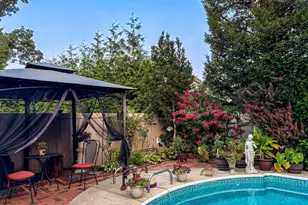 34 Reyam Rd, Lynbrook, NY 11563 - Photo 32