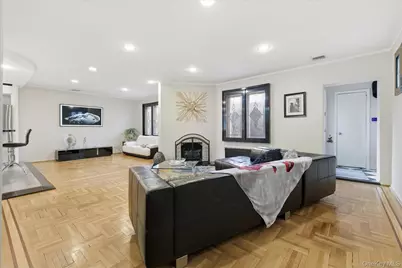 34 Reyam Road, Lynbrook, NY 11563 - Photo 4