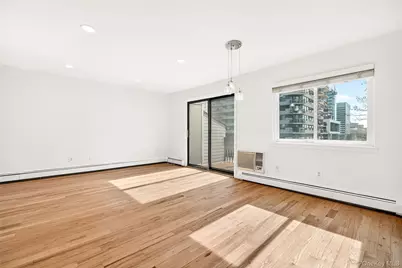 22 Hillside Terrace #D, White Plains, NY 10601 - Photo 4