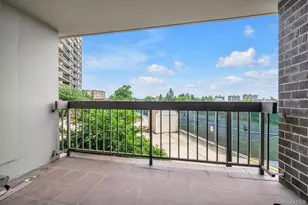 2 Bay Club Dr, Bayside, NY 11360 - Photo 10