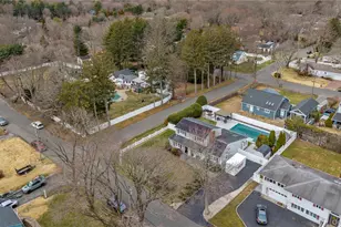 19 Alyssum Ave, Huntington, NY 11743 - Photo 30