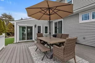 19 Alyssum Ave, Huntington, NY 11743 - Photo 4