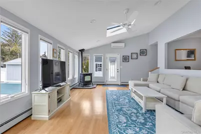 19 Alyssum Avenue, Huntington, NY 11743 - Photo 6