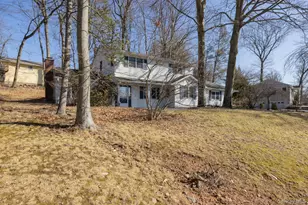 4 Dutch Ct, West Nyack, NY 10994 - Photo 2