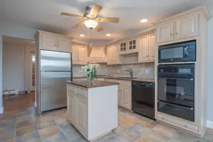 4 Dutch Ct, West Nyack, NY 10994 - Photo 20