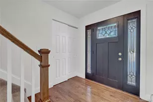 2 Cheshire Dr, Farmingville, NY 11738 - Photo 4