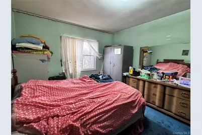 946 E 215th Street, Bronx, NY 10469 - Photo 2