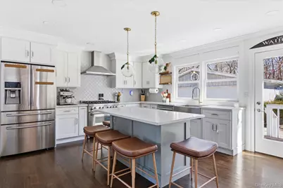 245 Norma Avenue, West Islip, NY 11795 - Photo 8