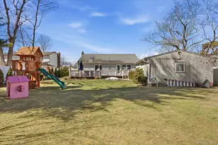 245 Norma Ave, West Islip, NY 11795 - Photo 22