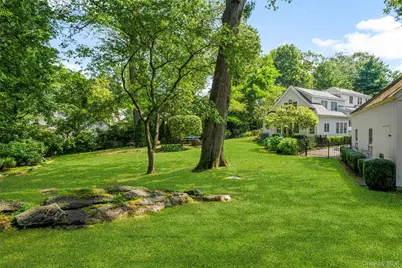 584 Forest Avenue, New Rochelle, NY 10804 - Photo 32